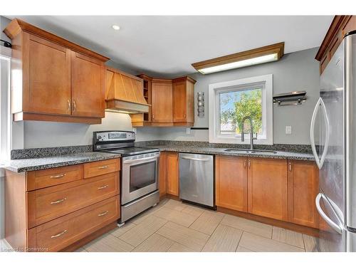 121 King Street E, Stoney Creek, ON - Indoor Photo Showing Kitchen