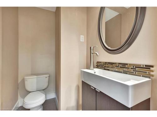 121 King Street E, Stoney Creek, ON - Indoor Photo Showing Bathroom