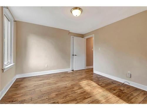 121 King Street E, Stoney Creek, ON - Indoor Photo Showing Other Room