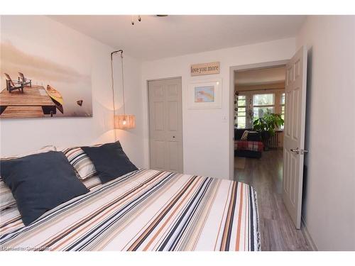 10-356 Hunter Street E, Hamilton, ON - Indoor Photo Showing Bedroom