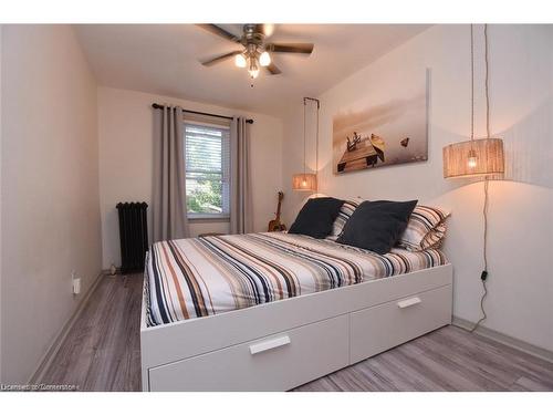 10-356 Hunter Street E, Hamilton, ON - Indoor Photo Showing Bedroom