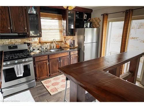 601 York Road, Dundas, ON - Indoor Photo Showing Kitchen