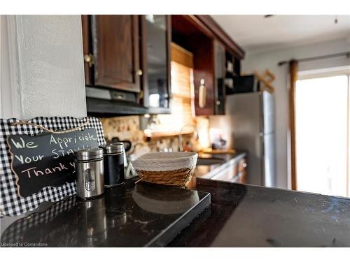 601 York Road, Dundas, ON - Indoor Photo Showing Kitchen