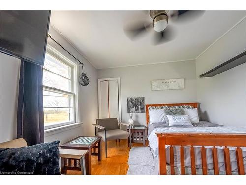 601 York Road, Dundas, ON - Indoor Photo Showing Bedroom