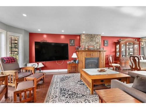 4821 Sherkston Road, Sherkston, ON - Indoor Photo Showing Living Room With Fireplace