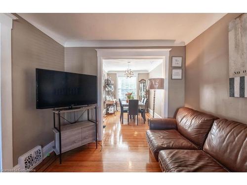 38 Dalkeith Avenue, Hamilton, ON - Indoor Photo Showing Living Room