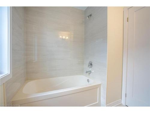 Lot 13-215 Lormont Boulevard, Stoney Creek, ON - Indoor Photo Showing Bathroom