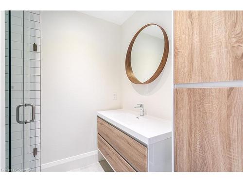 578 Catherine Street, Burlington, ON - Indoor Photo Showing Bathroom