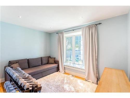 578 Catherine Street, Burlington, ON - Indoor Photo Showing Living Room