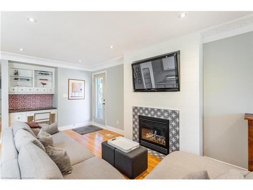 578 Catherine Street, Burlington, ON - Indoor Photo Showing Living Room With Fireplace