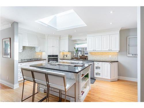 578 Catherine Street, Burlington, ON - Indoor Photo Showing Kitchen With Upgraded Kitchen