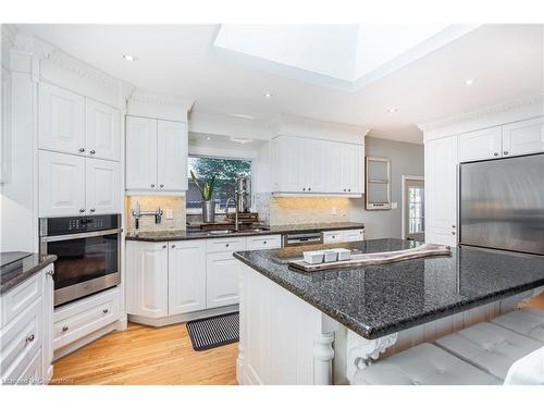 578 Catherine Street, Burlington, ON - Indoor Photo Showing Kitchen With Upgraded Kitchen