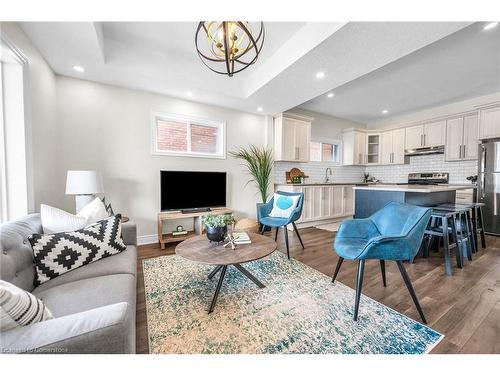 248 Murray Street, Brantford, ON - Indoor Photo Showing Living Room