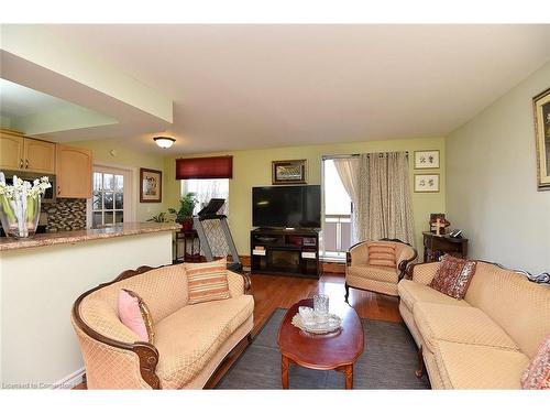 408-851 Queenston Road, Stoney Creek, ON - Indoor Photo Showing Living Room