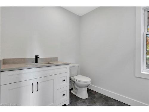 73 Birch Street, Cambridge, ON - Indoor Photo Showing Bathroom