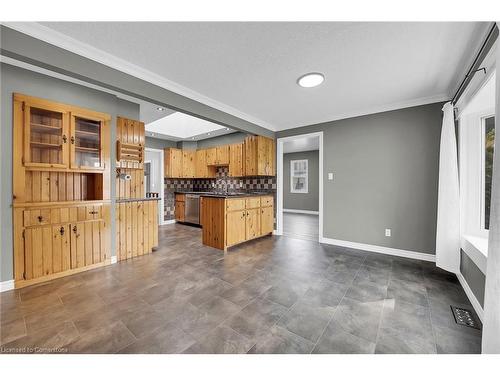 203 Park Avenue W, Dunnville, ON - Indoor Photo Showing Kitchen