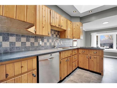 203 Park Avenue W, Dunnville, ON - Indoor Photo Showing Kitchen