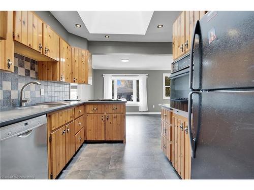 203 Park Avenue W, Dunnville, ON - Indoor Photo Showing Kitchen