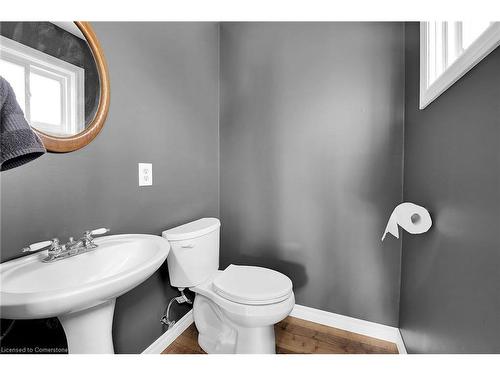 203 Park Avenue W, Dunnville, ON - Indoor Photo Showing Bathroom