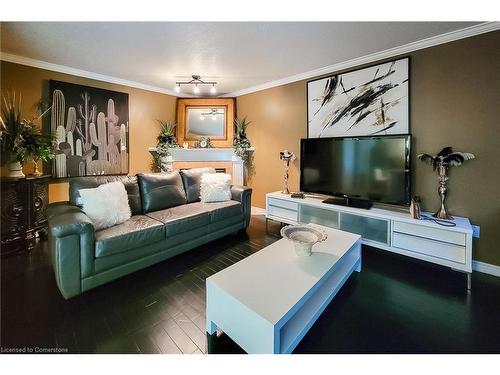 26 Grassyplain Drive, Mount Hope, ON - Indoor Photo Showing Living Room