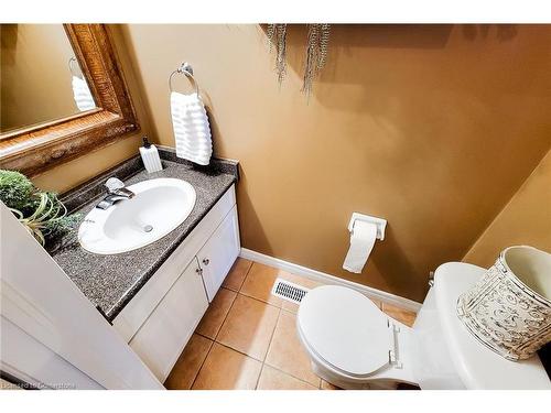 26 Grassyplain Drive, Mount Hope, ON - Indoor Photo Showing Bathroom