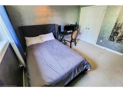 26 Grassyplain Drive, Mount Hope, ON - Indoor Photo Showing Bedroom