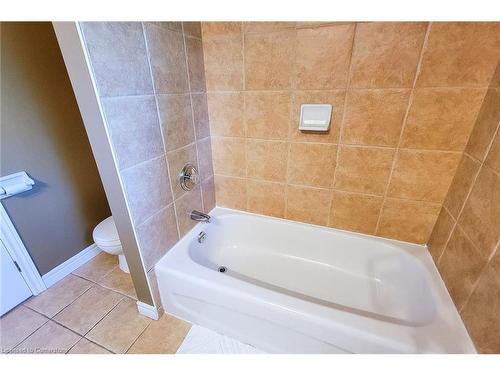 26 Grassyplain Drive, Mount Hope, ON - Indoor Photo Showing Bathroom