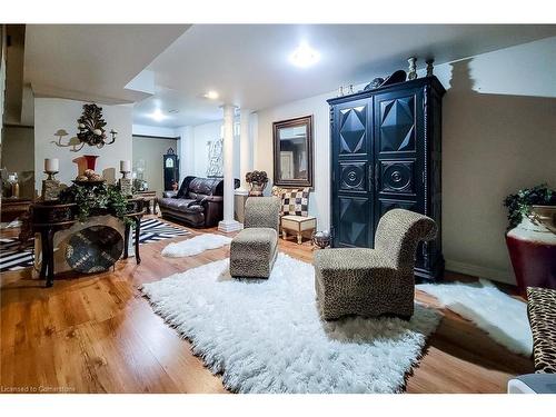 26 Grassyplain Drive, Mount Hope, ON - Indoor Photo Showing Living Room