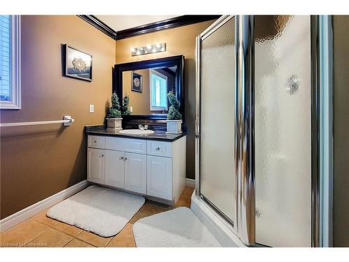 26 Grassyplain Drive, Mount Hope, ON - Indoor Photo Showing Bathroom