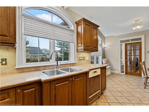 48 Tuscani Drive, Stoney Creek, ON - Indoor Photo Showing Kitchen With Double Sink