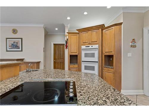 48 Tuscani Drive, Stoney Creek, ON - Indoor Photo Showing Kitchen With Upgraded Kitchen