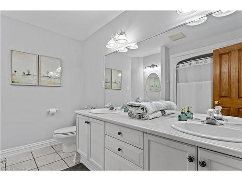 48 Tuscani Drive, Stoney Creek, ON - Indoor Photo Showing Bathroom