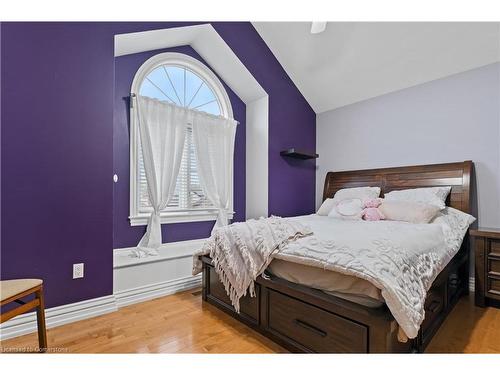 48 Tuscani Drive, Stoney Creek, ON - Indoor Photo Showing Bedroom