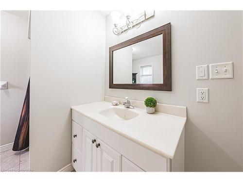 6 Laing Court, Morriston, ON - Indoor Photo Showing Bathroom