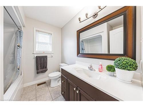 6 Laing Court, Morriston, ON - Indoor Photo Showing Bathroom