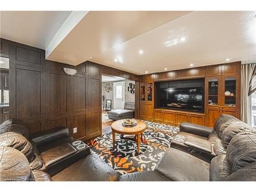 6 Laing Court, Morriston, ON - Indoor Photo Showing Living Room