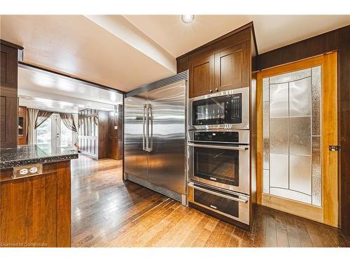 6 Laing Court, Morriston, ON - Indoor Photo Showing Kitchen With Stainless Steel Kitchen