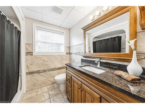 6 Laing Court, Morriston, ON - Indoor Photo Showing Bathroom