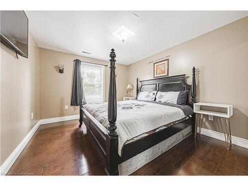 6 Laing Court, Morriston, ON - Indoor Photo Showing Bedroom