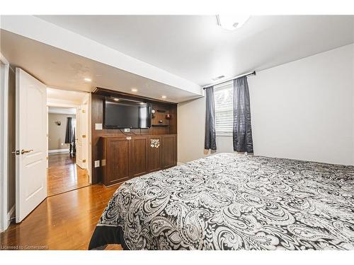 6 Laing Court, Morriston, ON - Indoor Photo Showing Bedroom