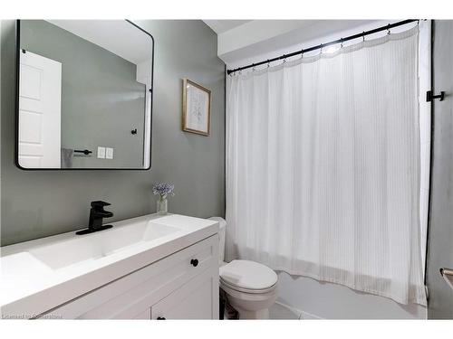 22 Garden Crescent, Hamilton, ON - Indoor Photo Showing Bathroom