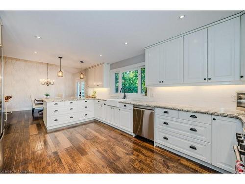 6490 Panton Street, Burlington, ON - Indoor Photo Showing Kitchen With Stainless Steel Kitchen With Upgraded Kitchen