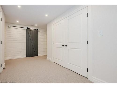 6490 Panton Street, Burlington, ON - Indoor Photo Showing Other Room