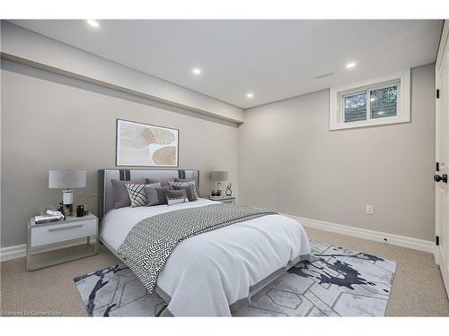 6490 Panton Street, Burlington, ON - Indoor Photo Showing Bedroom