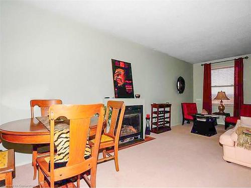 187 Barton Street W, Hamilton, ON - Indoor Photo Showing Bedroom