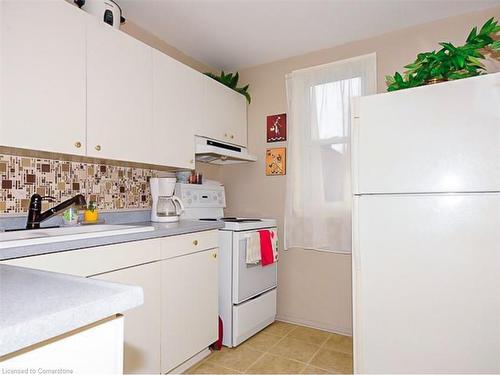 187 Barton Street W, Hamilton, ON - Indoor Photo Showing Kitchen