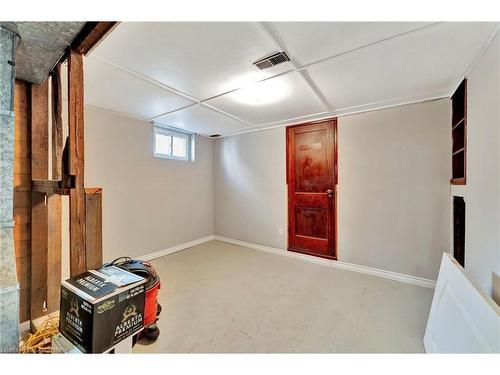 569 Barnaby Street, Hamilton, ON - Indoor