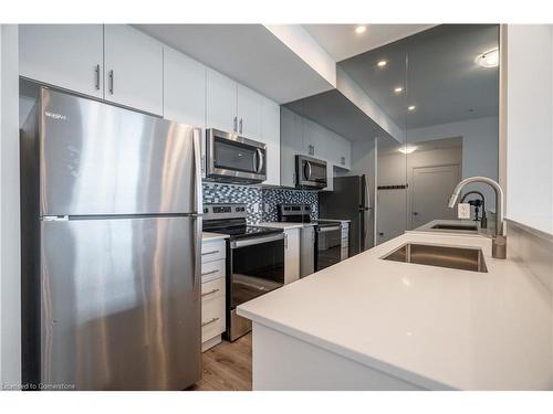 801-16 Concord Place, Grimsby, ON - Indoor Photo Showing Kitchen With Upgraded Kitchen