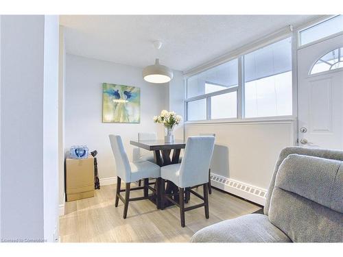 407-215 Glenridge Avenue, St. Catharines, ON - Indoor Photo Showing Dining Room