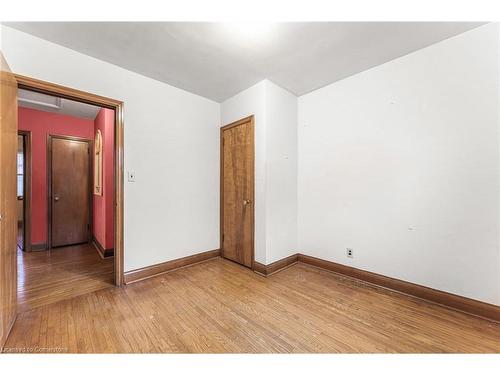 6 Oswego Avenue, St. Catharines, ON - Indoor Photo Showing Other Room